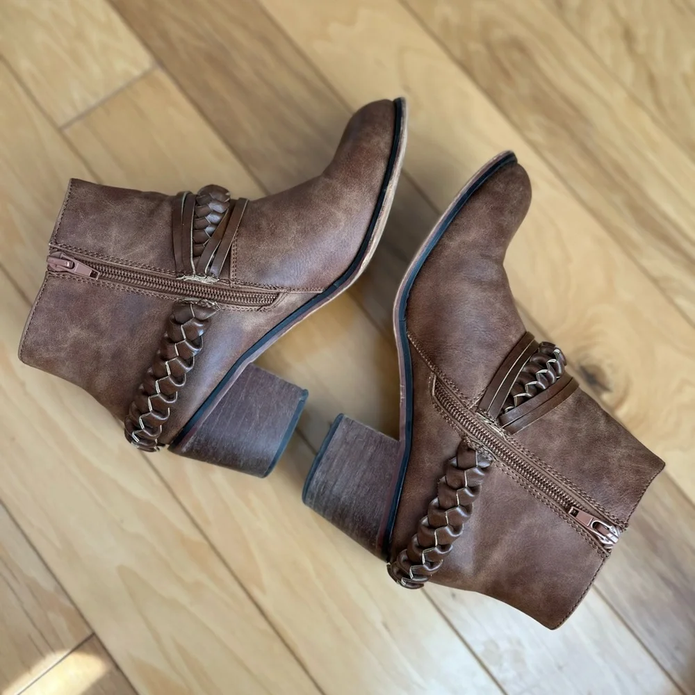 Blazin Roxx Western Women’s Boots Ankle Booties Studded Braided Strap Size 7